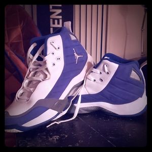 Size 11.5 AIR JORDAN HIGH TOP SHOES.